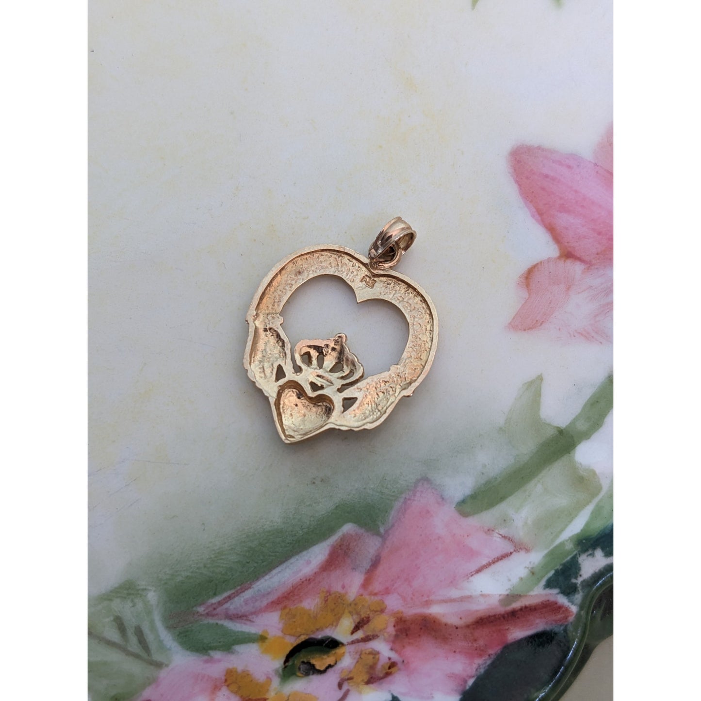 Vintage 14k Yellow Gold Claddagh Heart Pendant