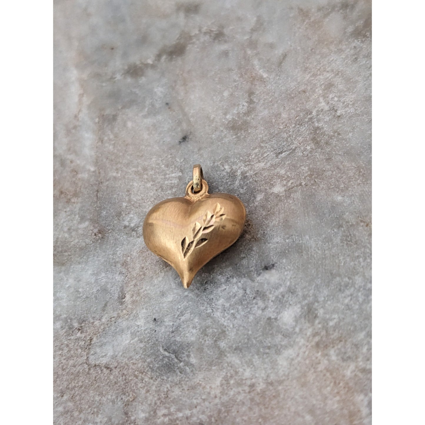 Vintage Unmarked 14k Yellow Gold Etched Heart Charm Pendant