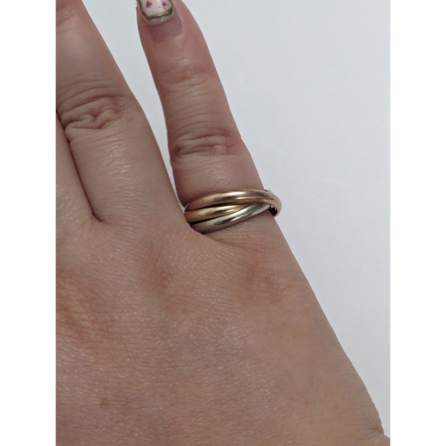 Preowned 14k Tri Gold Rolling Trinity Ring Size 5.5