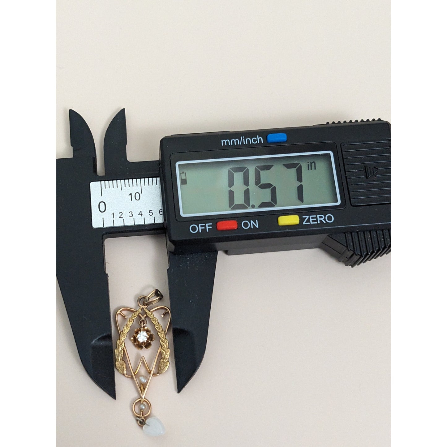 Antique Vintage Unmarked 10k Yellow Gold Glass & Seed Pearl Pendant