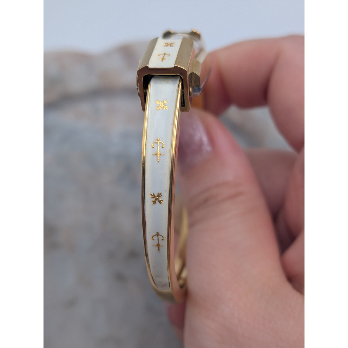 FLAW Vintage Chandler Gold Tone Watch White Enamel Gold Flowers and Anchors