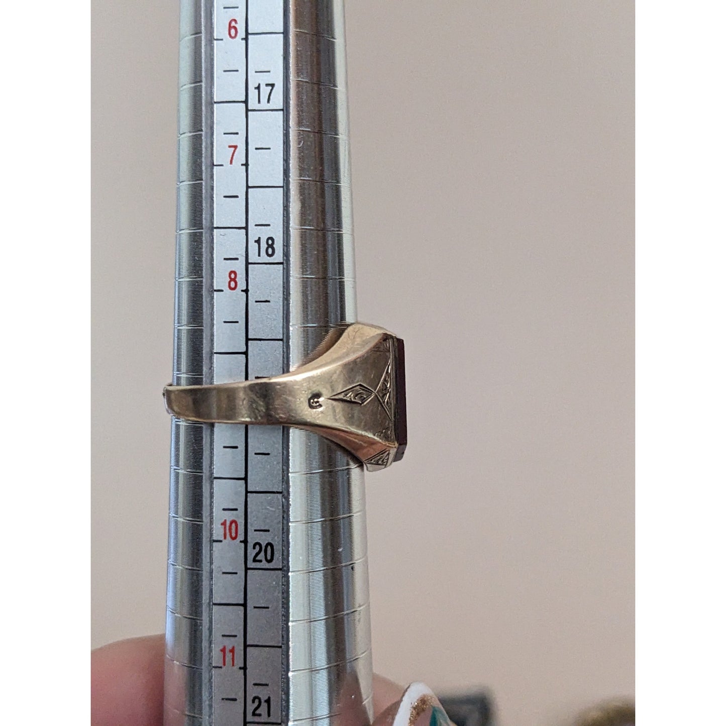 FLAW Vintage 9k Yellow Gold Carnelian Ring Size 9