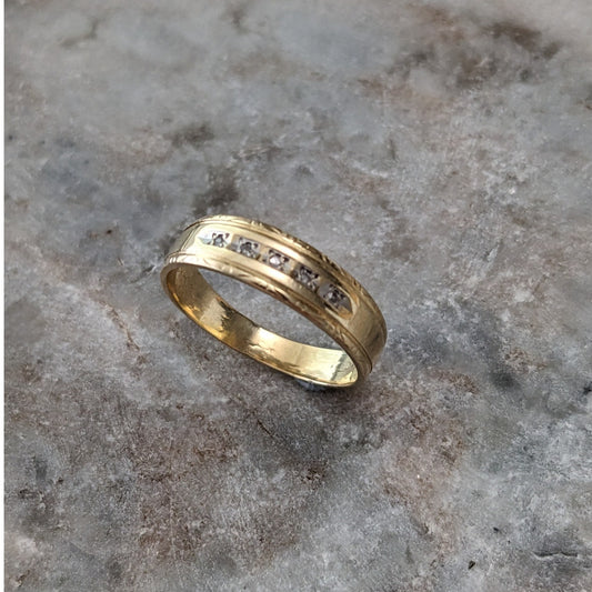 Vintage 14k Yellow Gold Simple Band Ring with 5 Diamond Accents Size 8.5