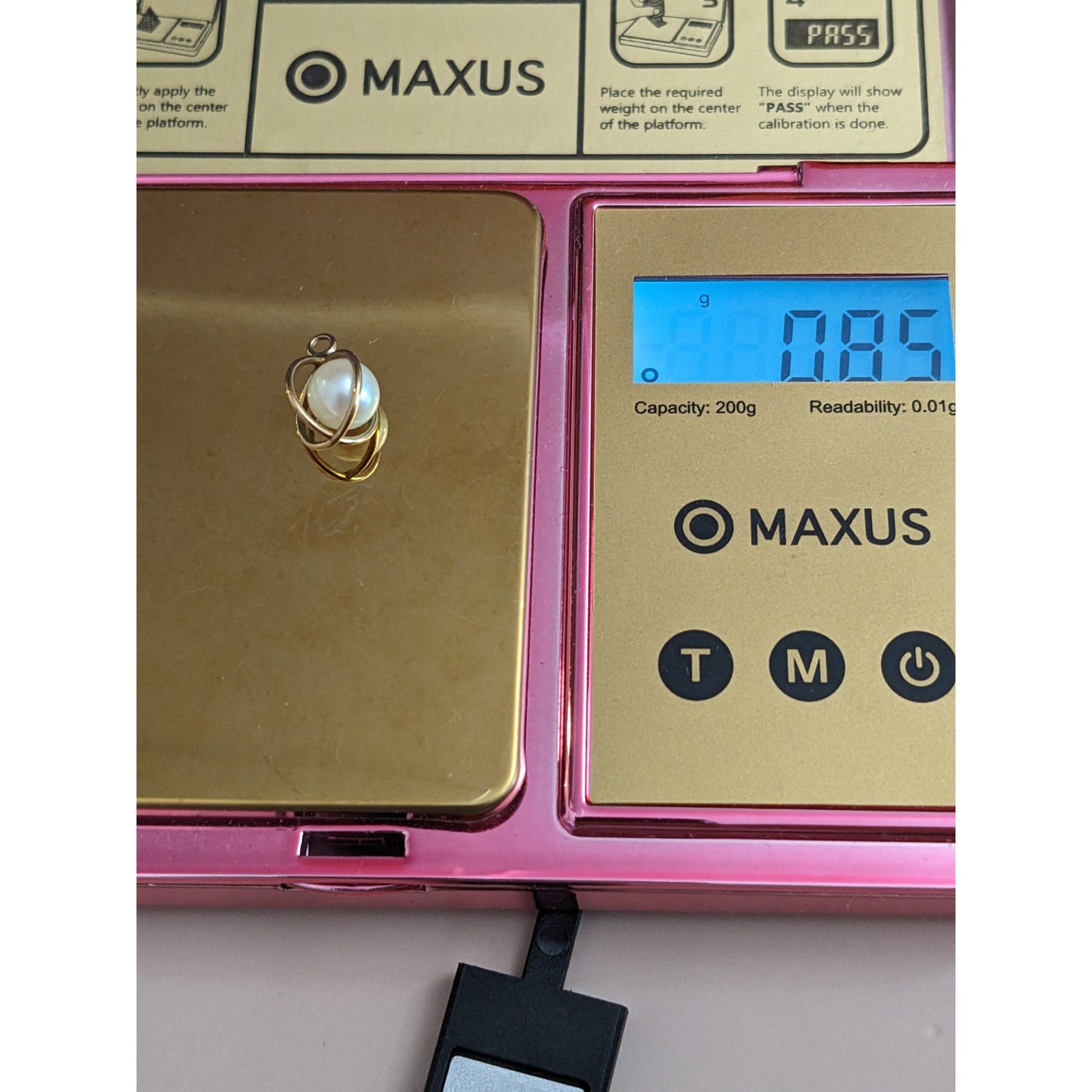 Vintage Unmarked 14k Yellow Gold Circular Case with Pearl Inside Charm Pendant