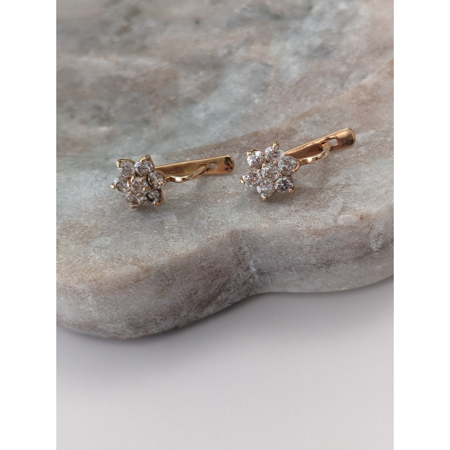Vintage 14k Gold Dangle Accent Stones Flower Cluster Earrings