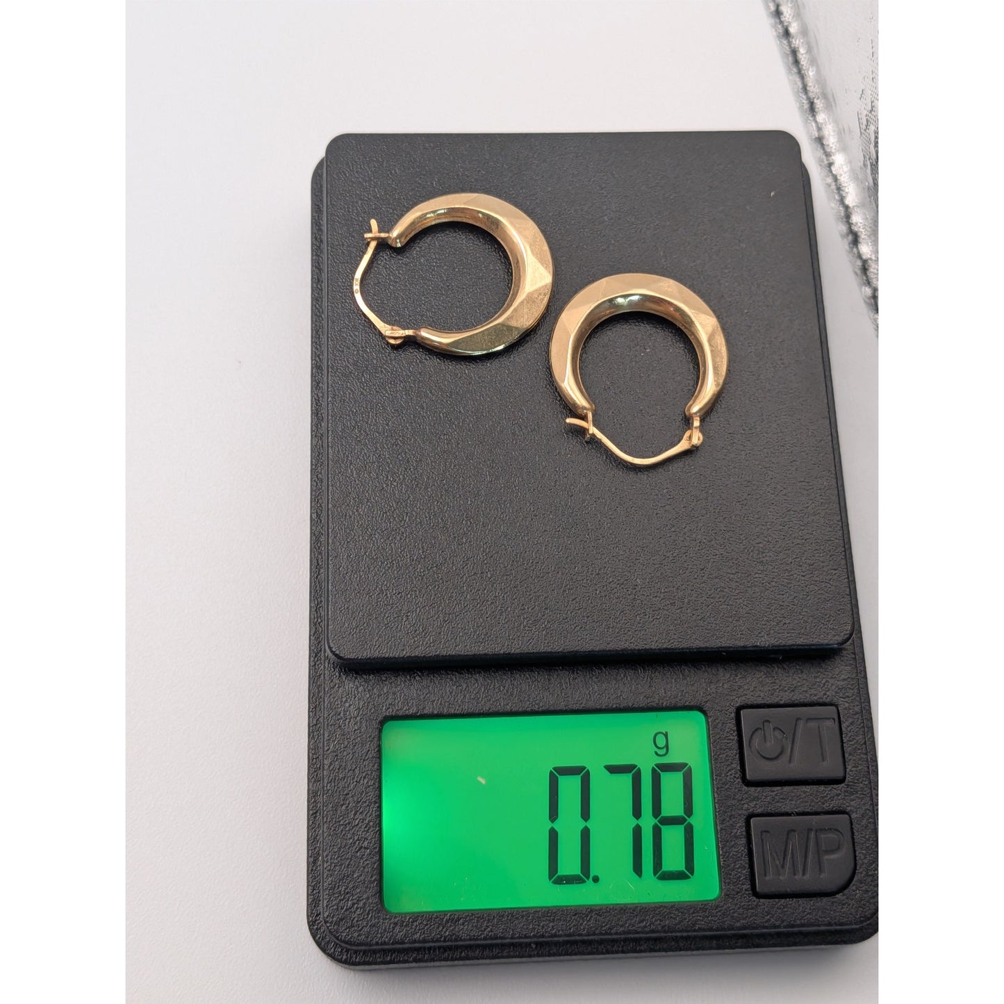 Vintage 10k Yellow Gold Lightweight Hollow Geometric Hoop Earrings