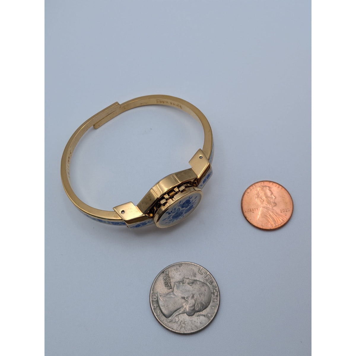 Preowned Andre Mouche Gold Tone Peekaboo Watch White Enamel Blue Flowers