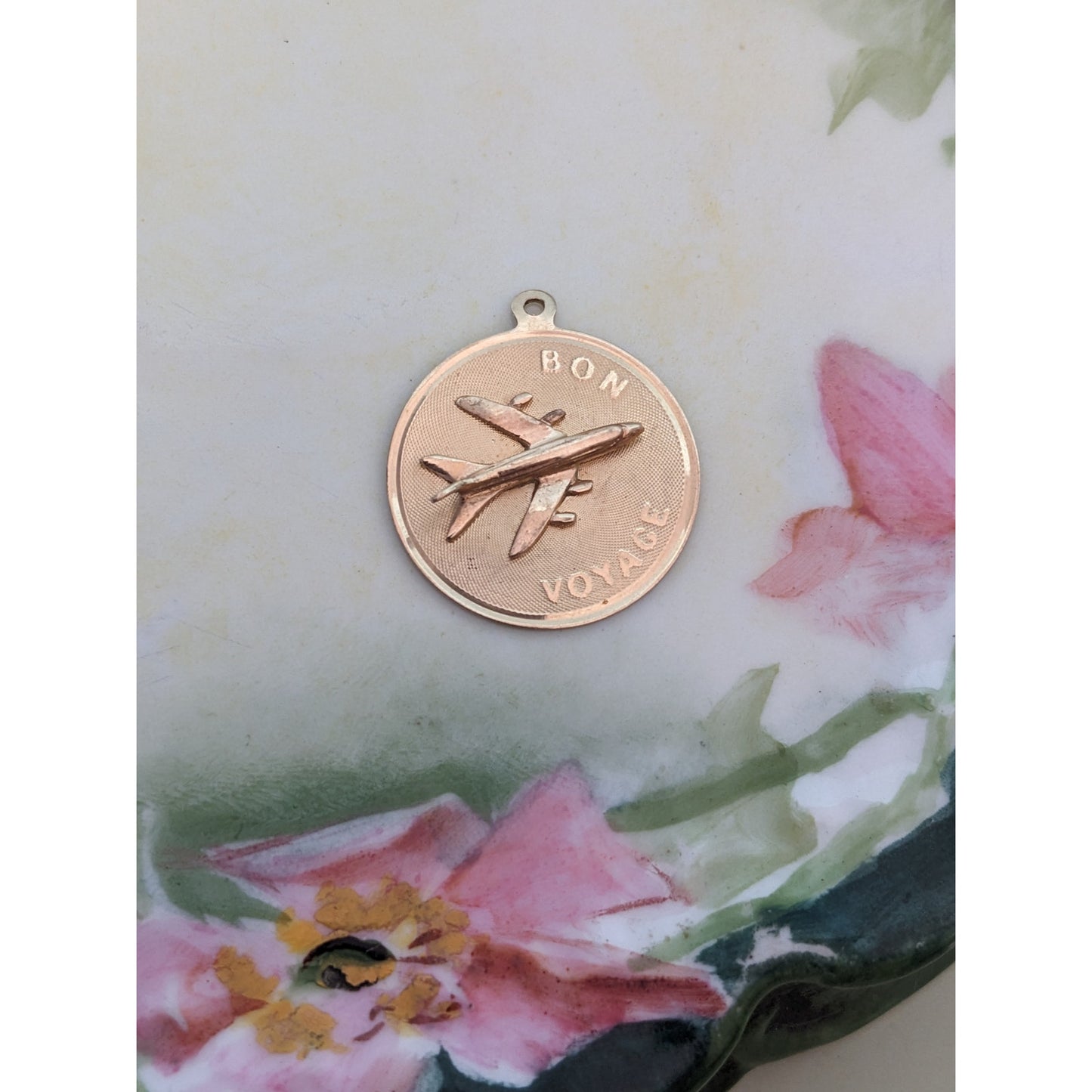 FLAW Vintage 14k MCM Bon Voyage Airplane Circle Pendant