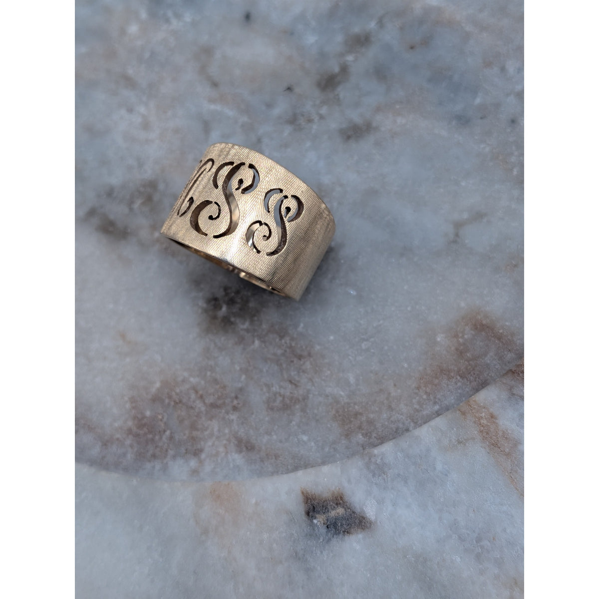 Vintage 14k Solid Yellow Gold Wide Cigar Ring Size 6 with "MSS" Monogram