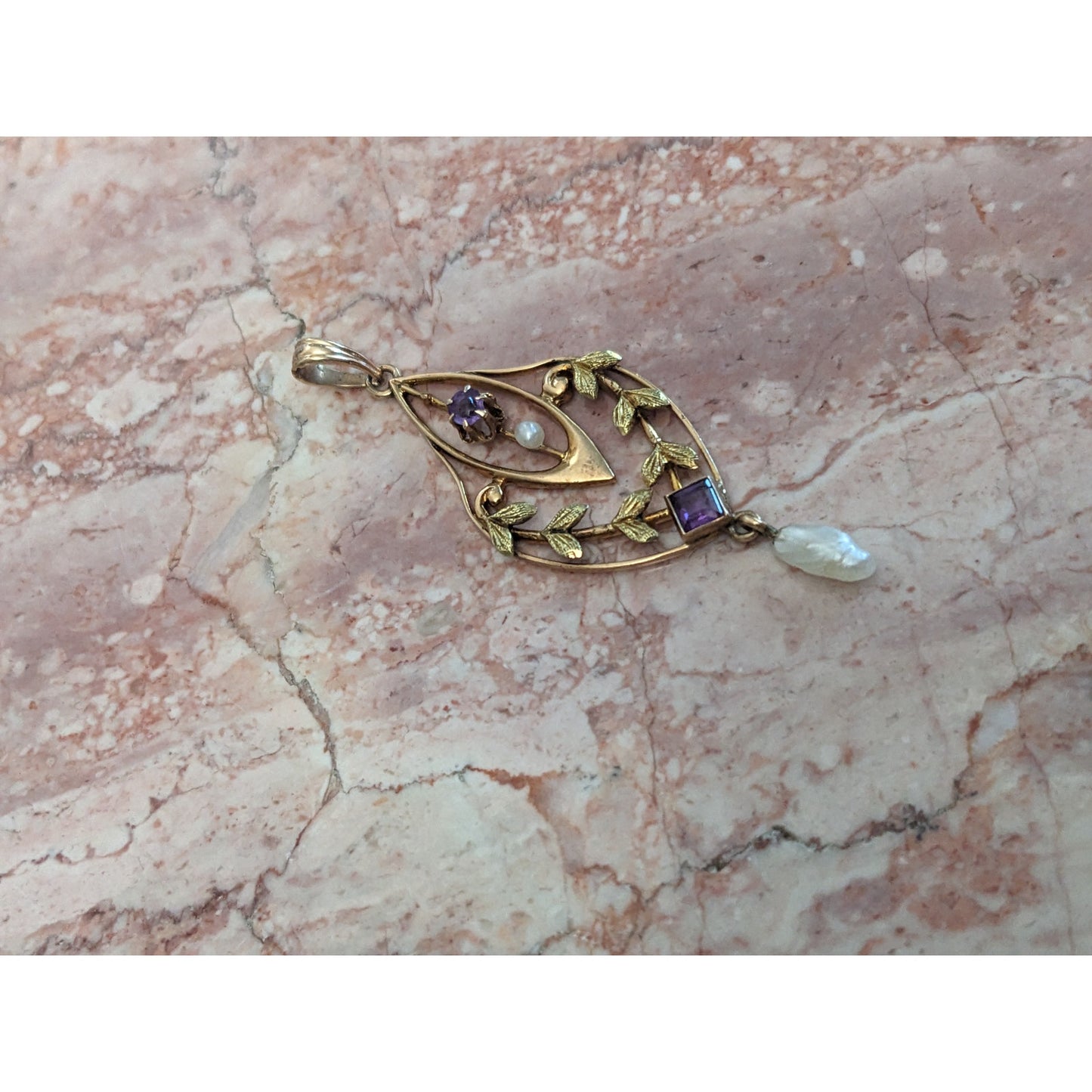 Vintage Unmarked 10k Gold Filigree Purple Stone Leaf Motif Lavalier Pendant