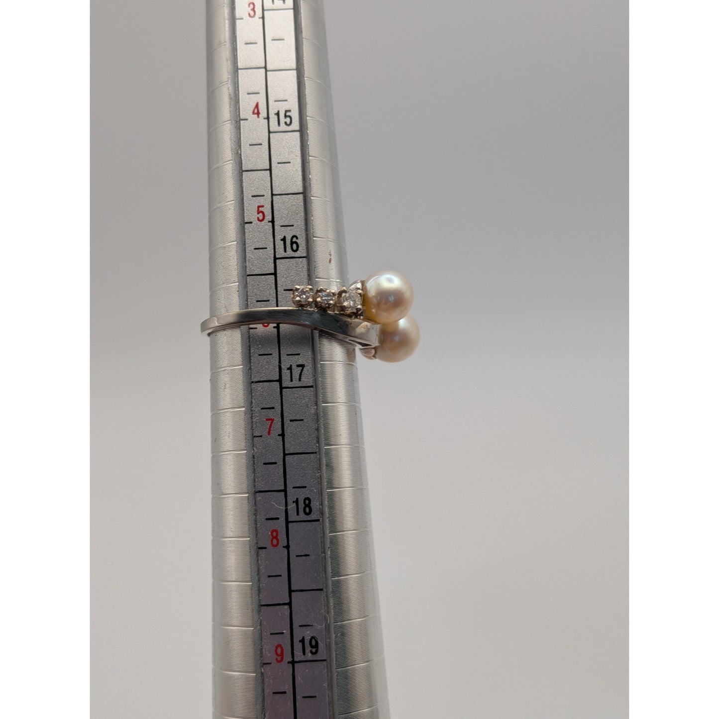 Vintage 10k White Gold Diamond and Pearl Bypass Ring Size 6