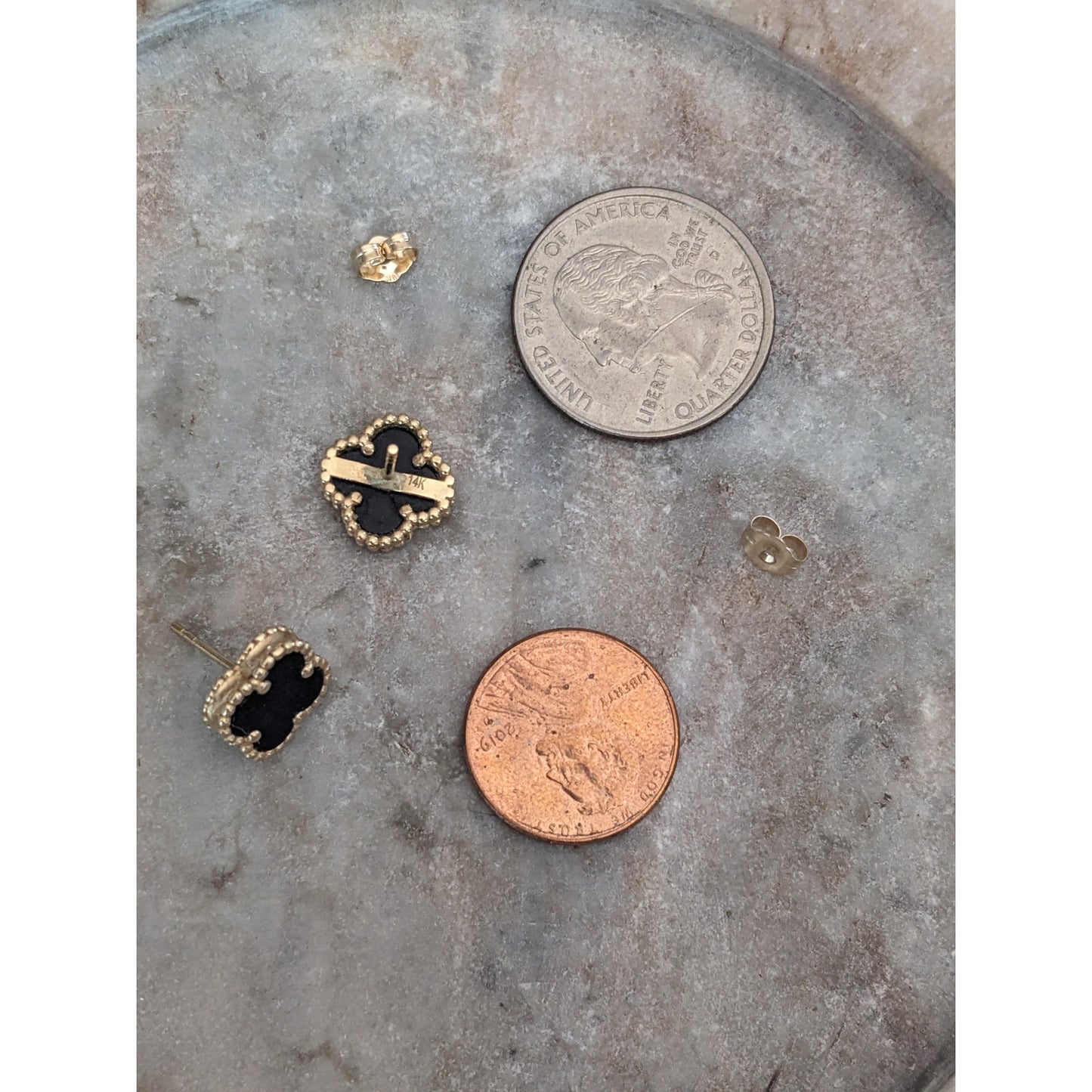 Estate 14k Yellow Gold Black Onyx Clover Shaped Stud Earrings