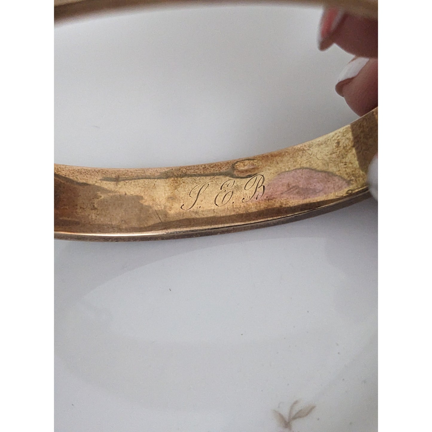 Vintage Unmarked 10k Yellow Gold Hollow Bangle Bracelet with Flower Etchings