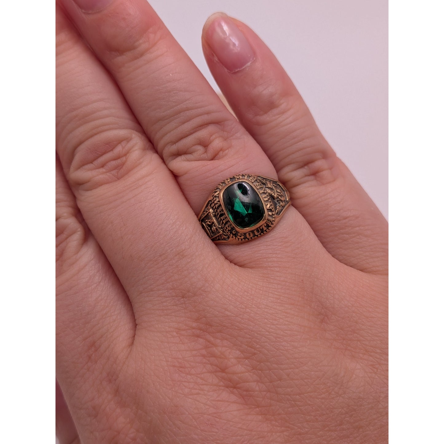 Vintage 10k Yellow Gold Class Ring Shawnee Mission South 1983 Green Stone Size 7