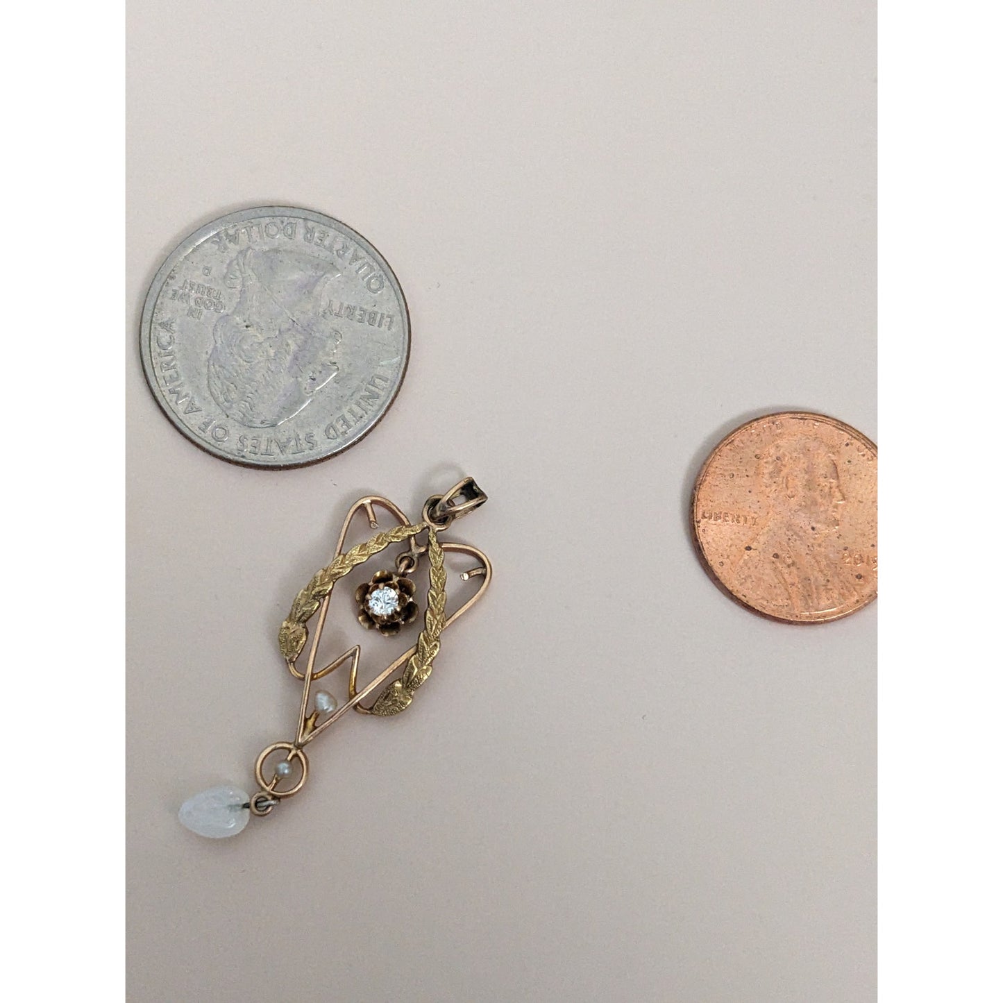 Antique Vintage Unmarked 10k Yellow Gold Glass & Seed Pearl Pendant