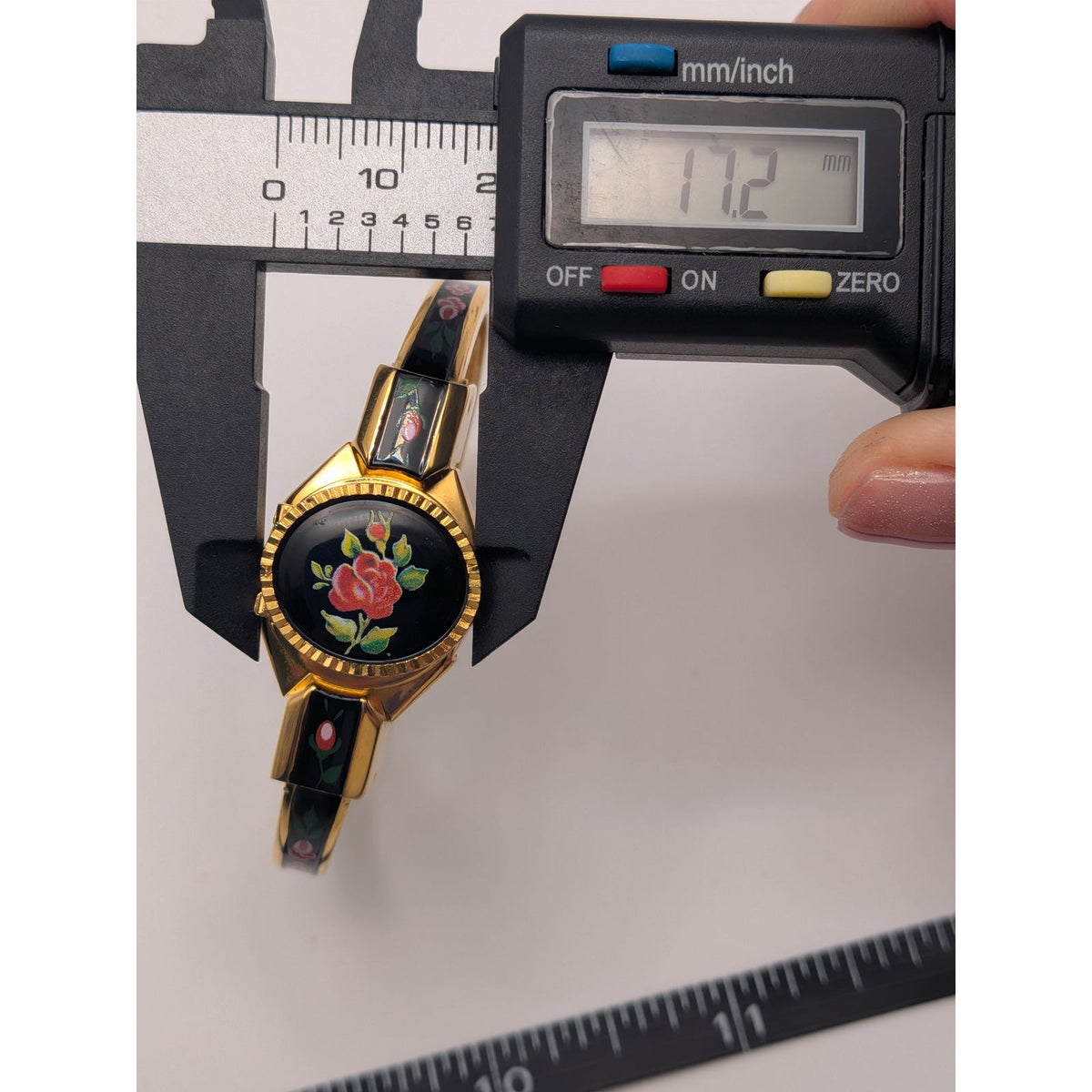 Vintage Itraco Gold Tone Peekaboo Watch Black Enamel Red Florals