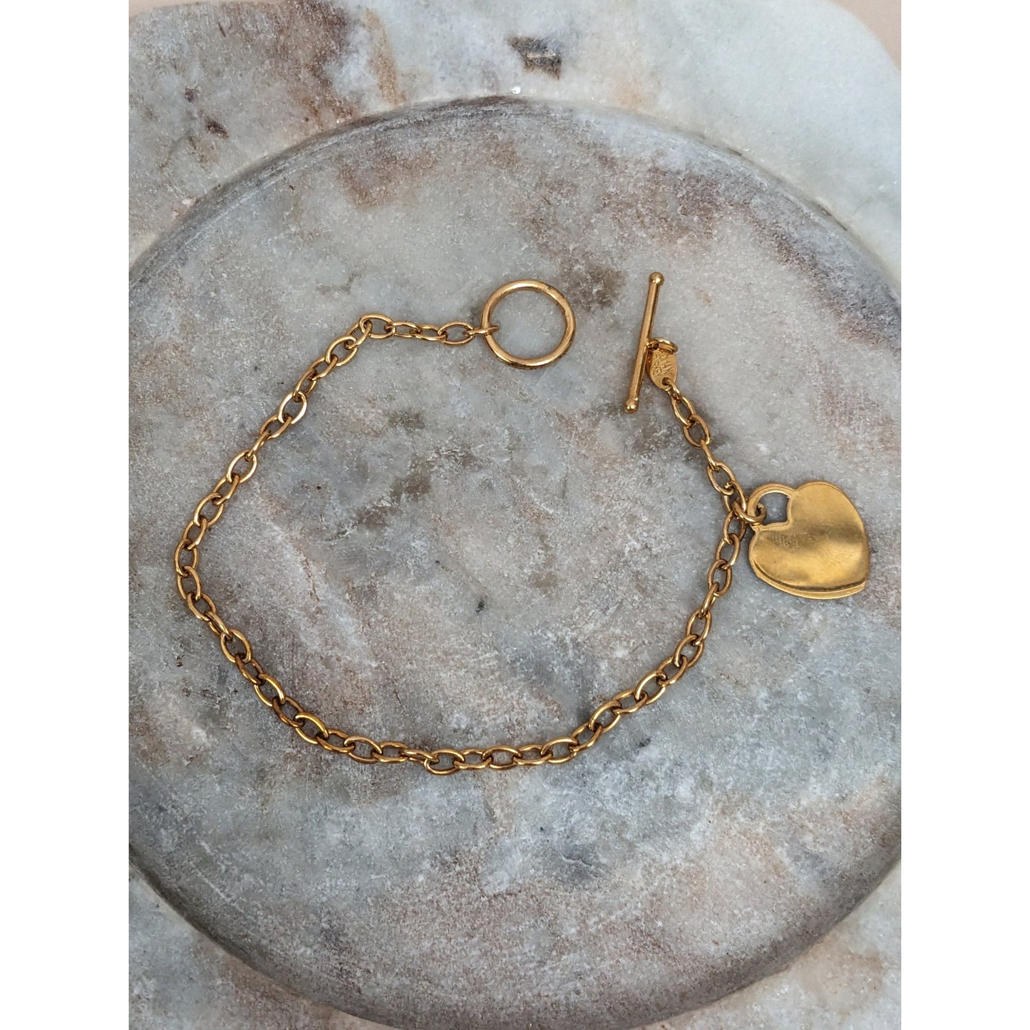 Vintage 14k Yellow Gold Oval Chain Link Toggle Bracelet with Heart Charm 7.25in