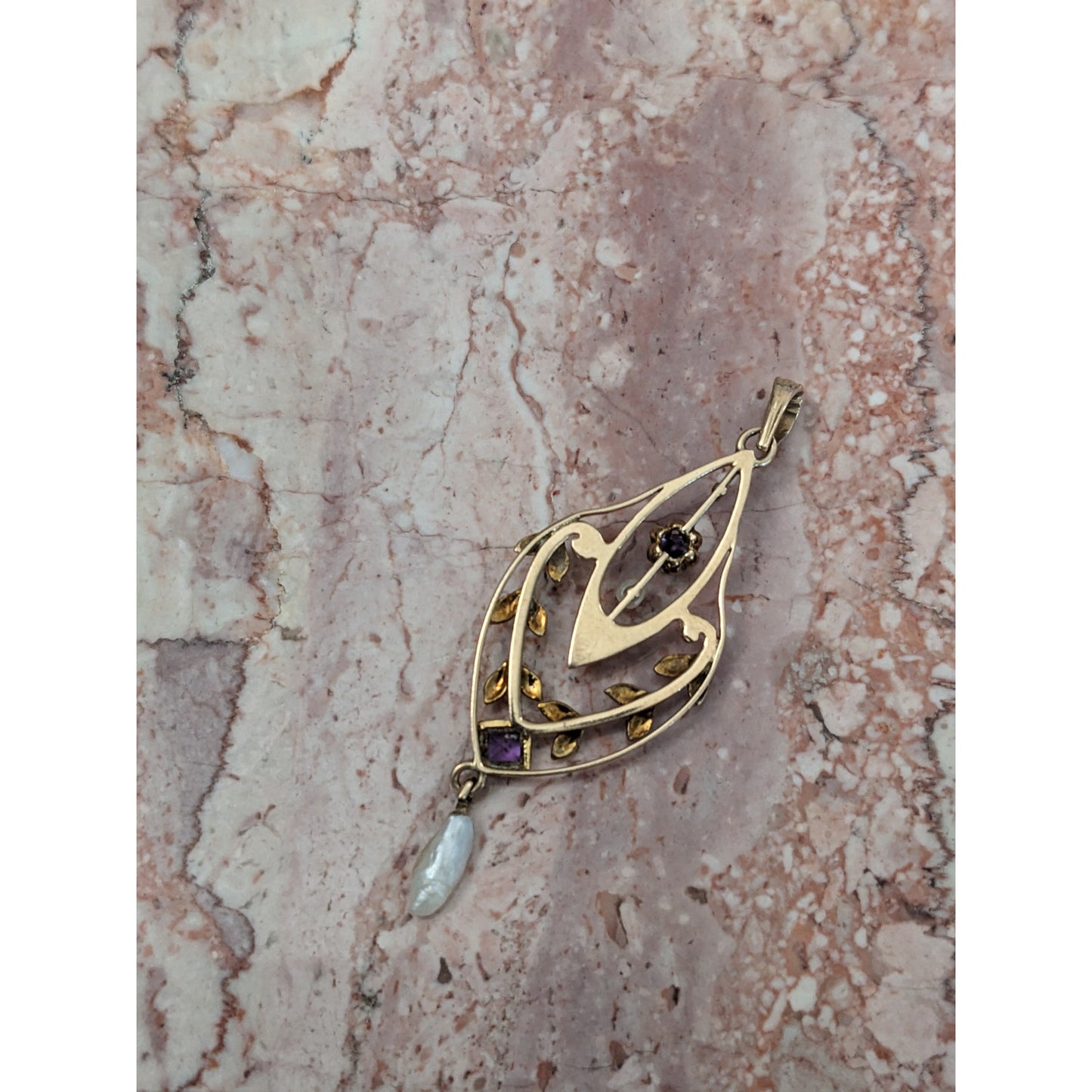 Vintage Unmarked 10k Gold Filigree Purple Stone Leaf Motif Lavalier Pendant