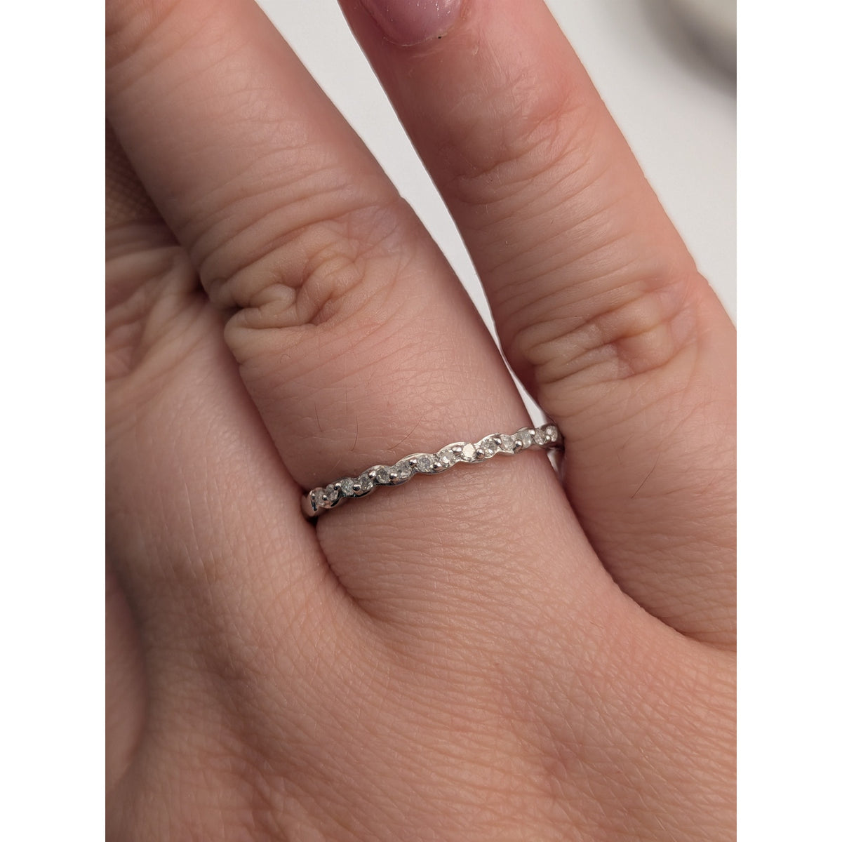 Preowned 10k Solid White Gold Dainty Wave Stacker Ring Size 8 Diamond Accents