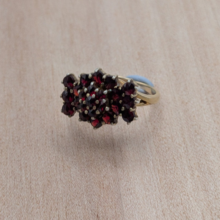 Vintage 10k Yellow Gold Garnet Cluster Ring Size 3.75