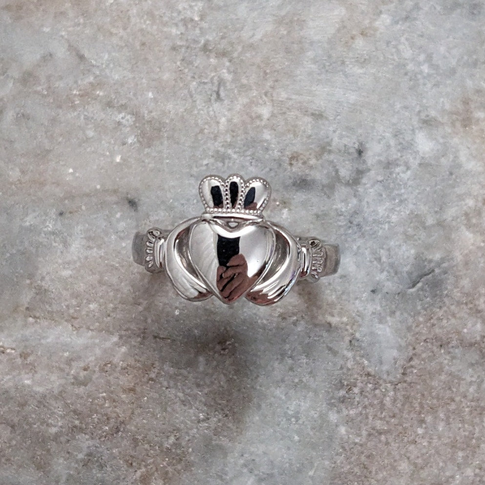 Estate 14k White Gold Irish Claddagh Heart Crown Ring Size 7
