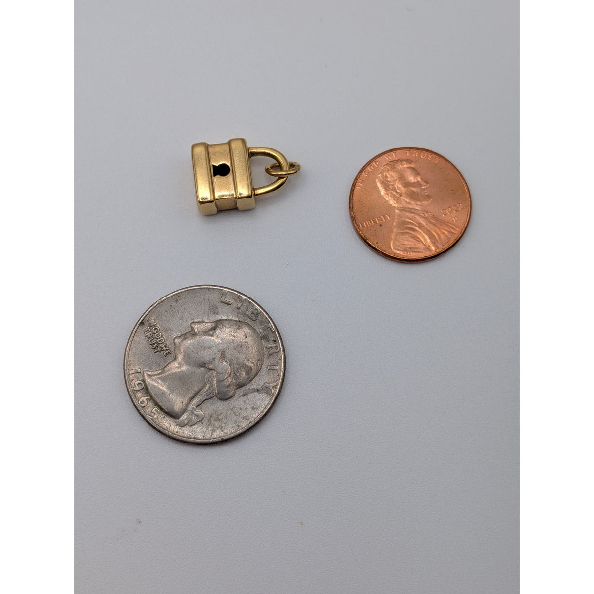 Vintage Unmarked 18k Solid Gold 3D Padlock Charm w/ Jump Ring (open)