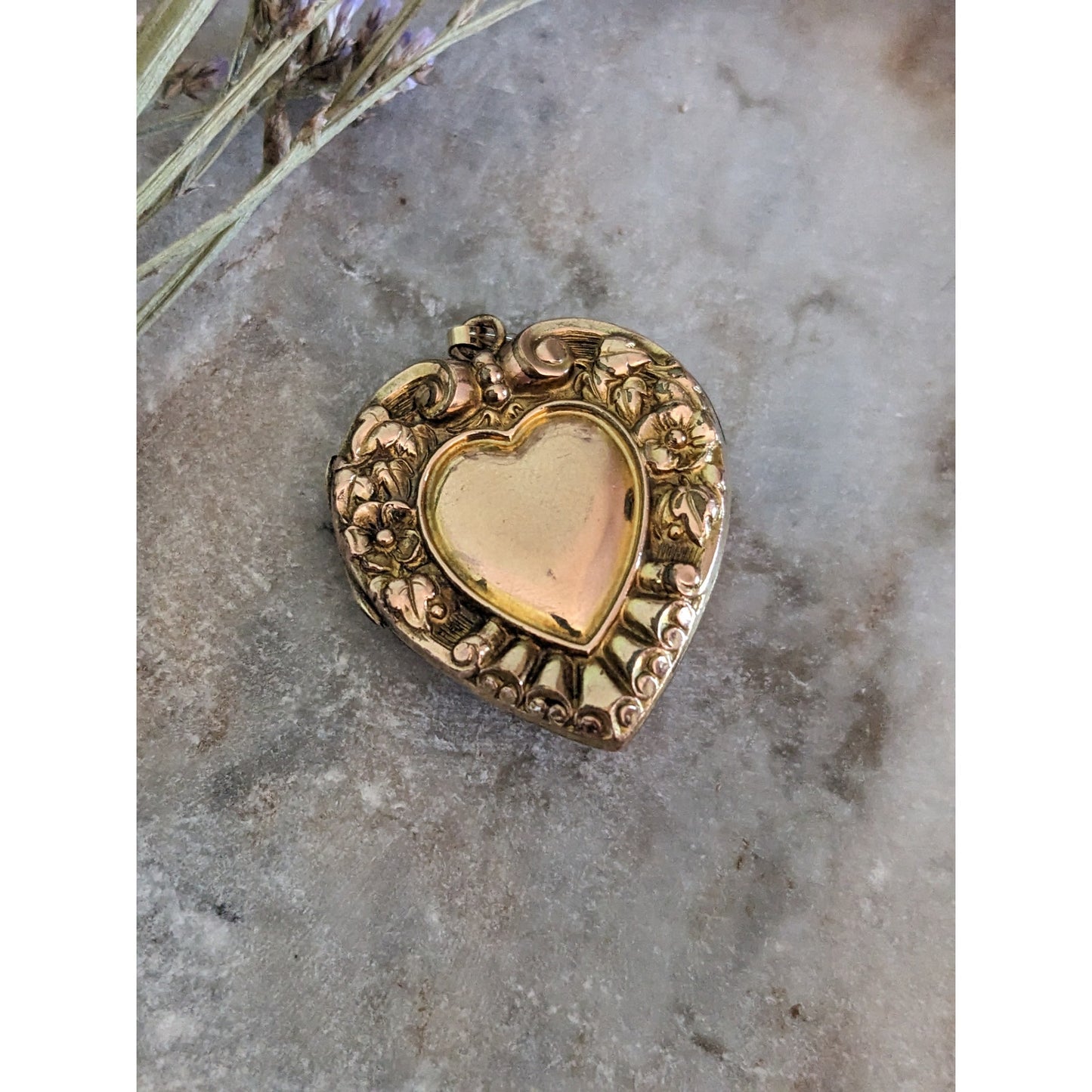 Vintage Unmarked 10k Yellow Gold Heart Locket with Flower and Red Stones
