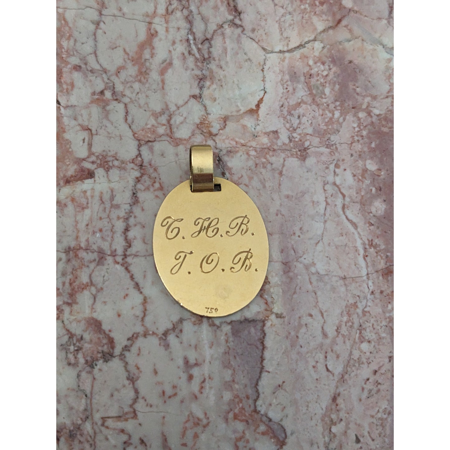 Vintage 18k Yellow Gold Oval Pendant Engraved "Ti Amo" & "T.H.R. J.O.R"