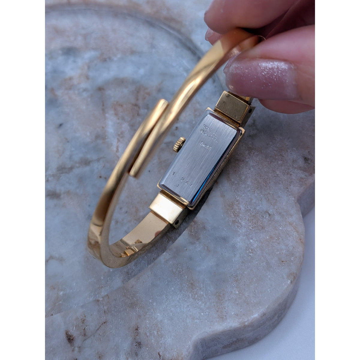 Vintage Chandler MANUAL Gold Tone Peekaboo Watch Gold Bird & Flower Accents