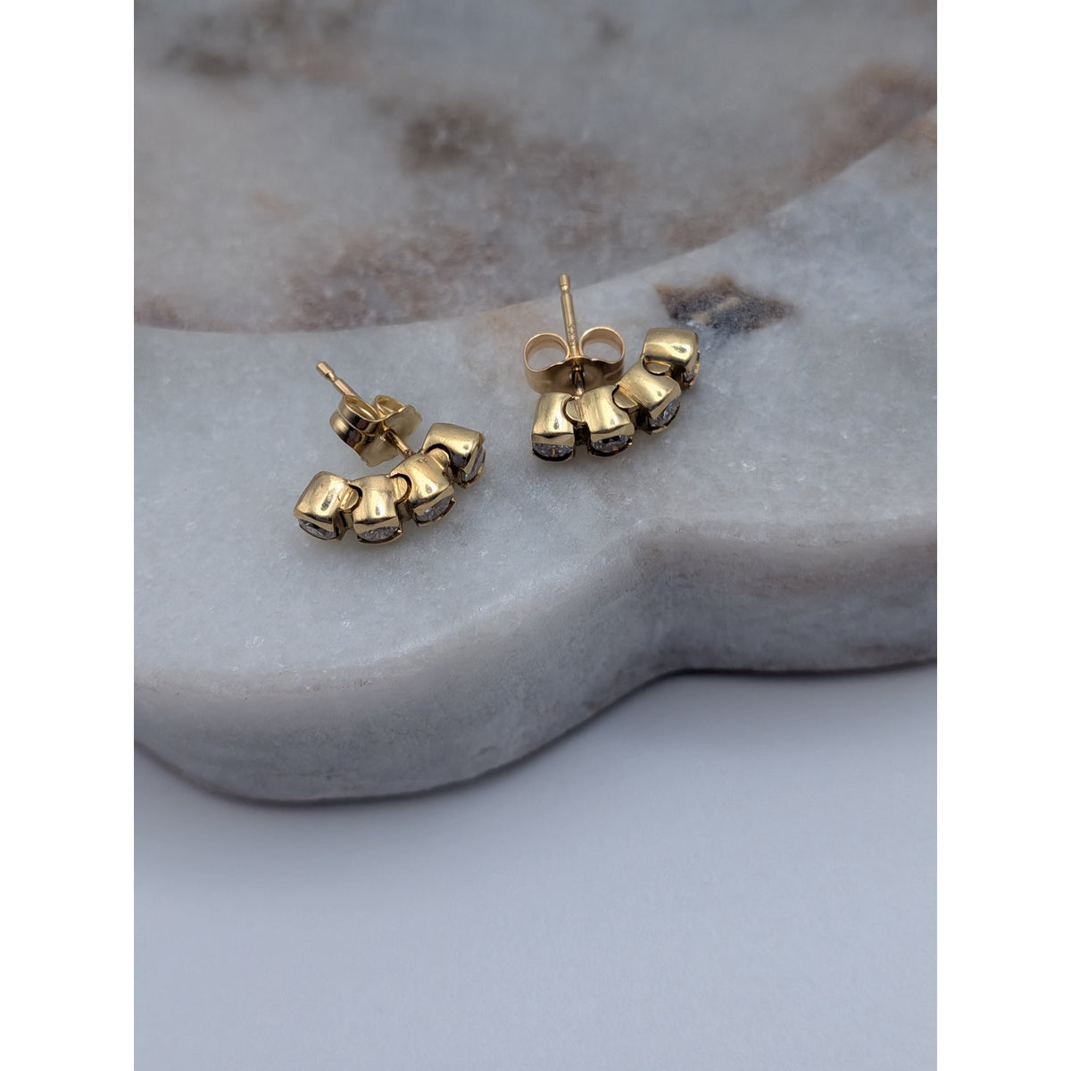 Vintage 18k Solid Yellow Gold Bubble Bezel Graduated Diamonds Push Back Earrings