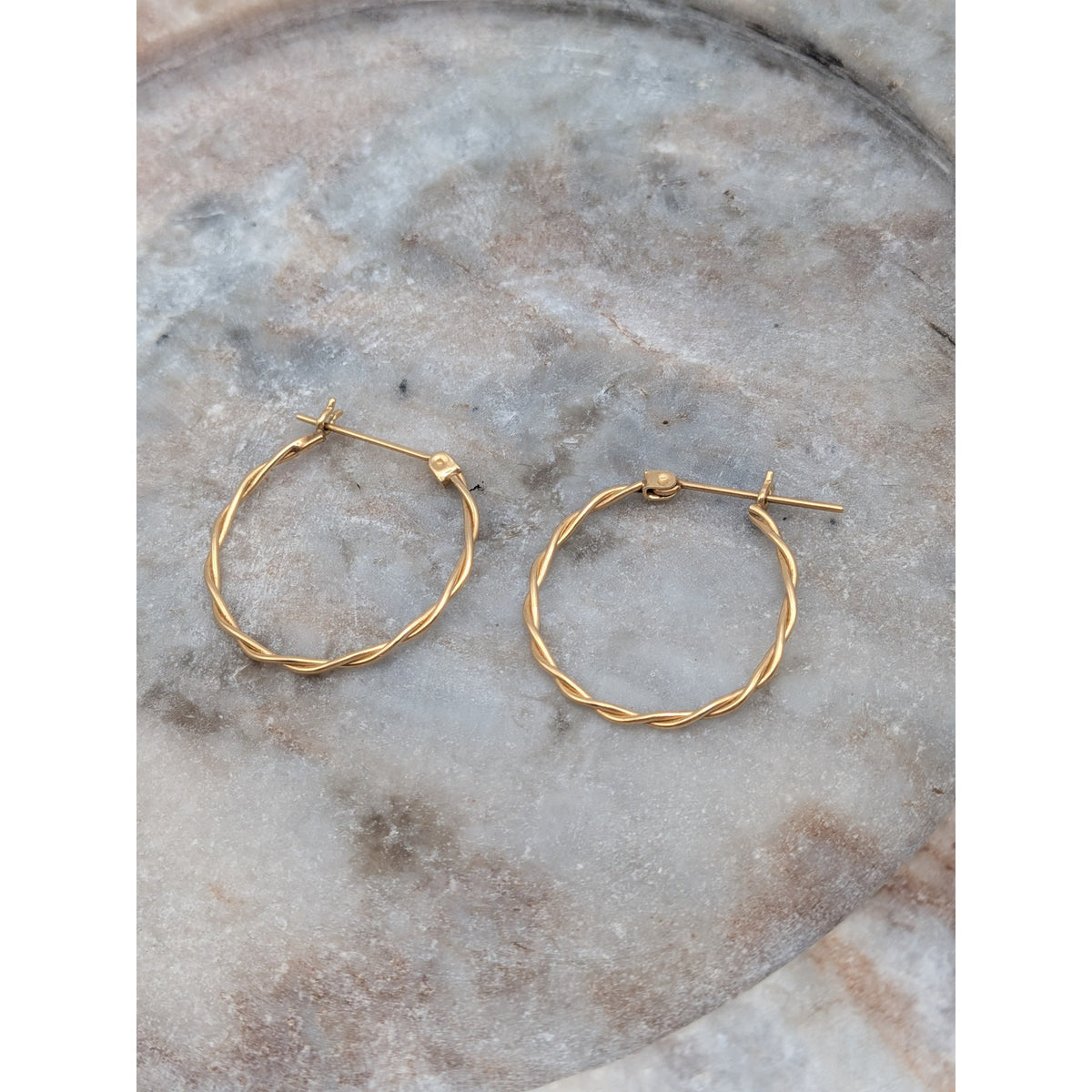 Vintage 14k Solid Yellow Gold Thin Twisted Wire Wrap Hoop Earrings