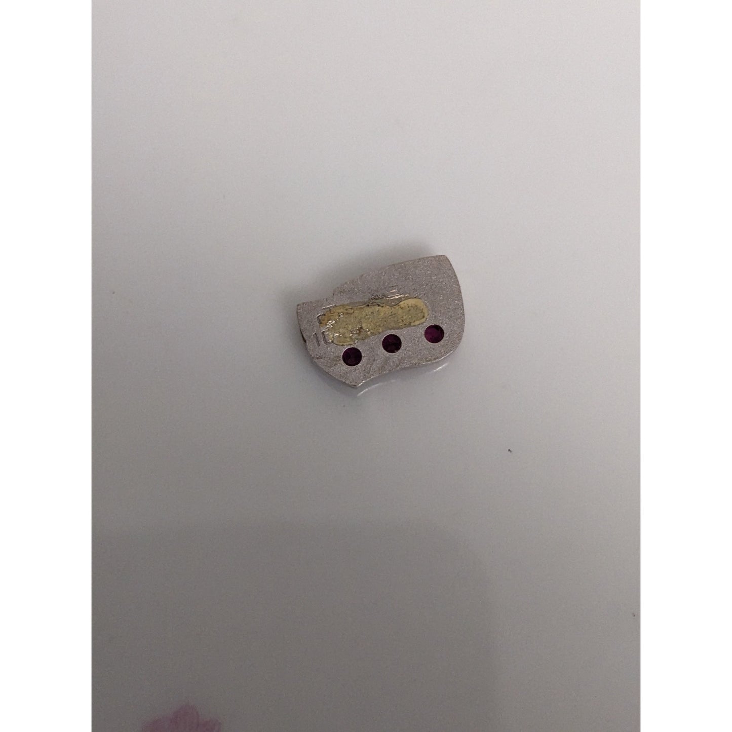 FLAW Scrap Vintage 10k Gold Zayre Department Store Pin broken