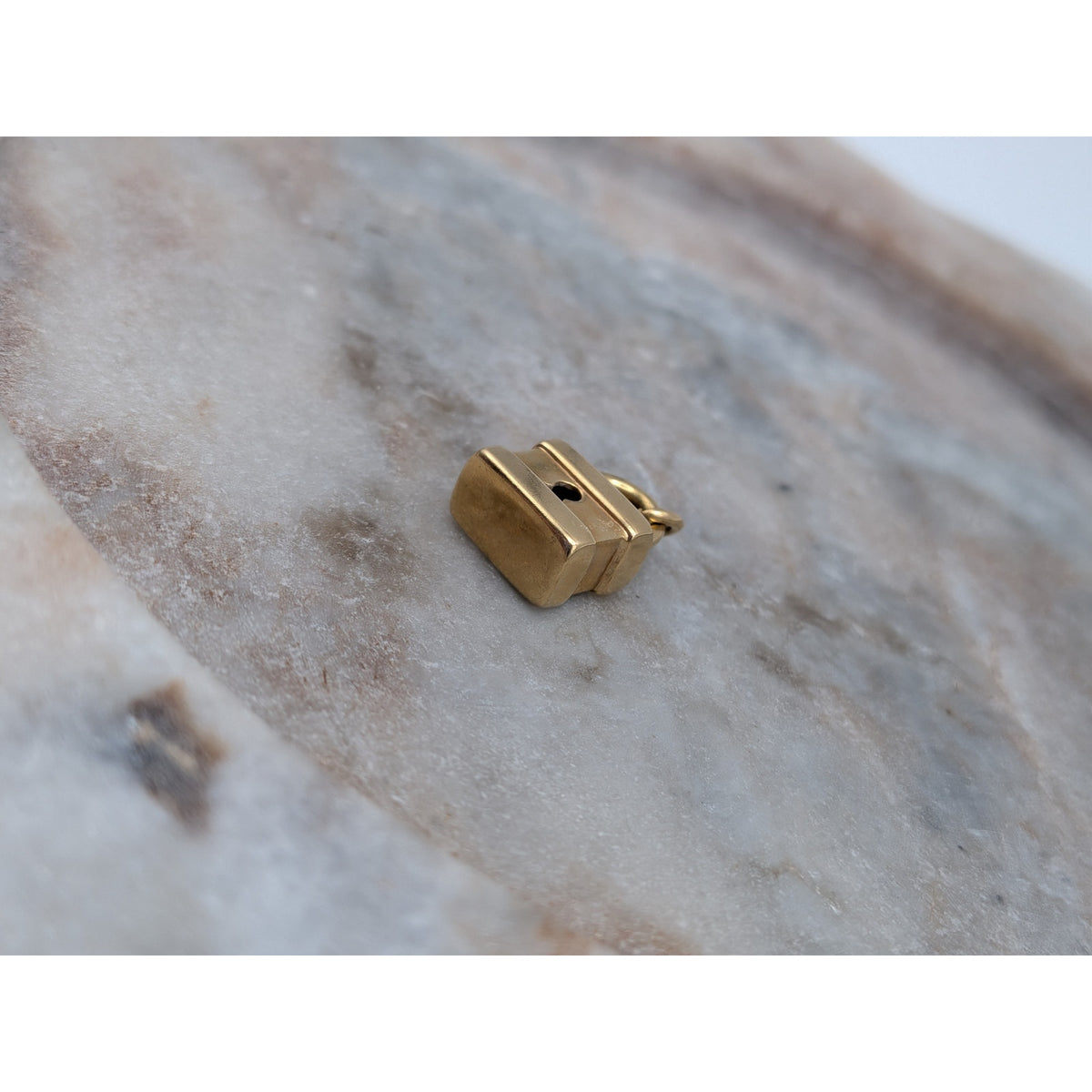 Vintage Unmarked 18k Solid Gold 3D Padlock Charm w/ Jump Ring (open)