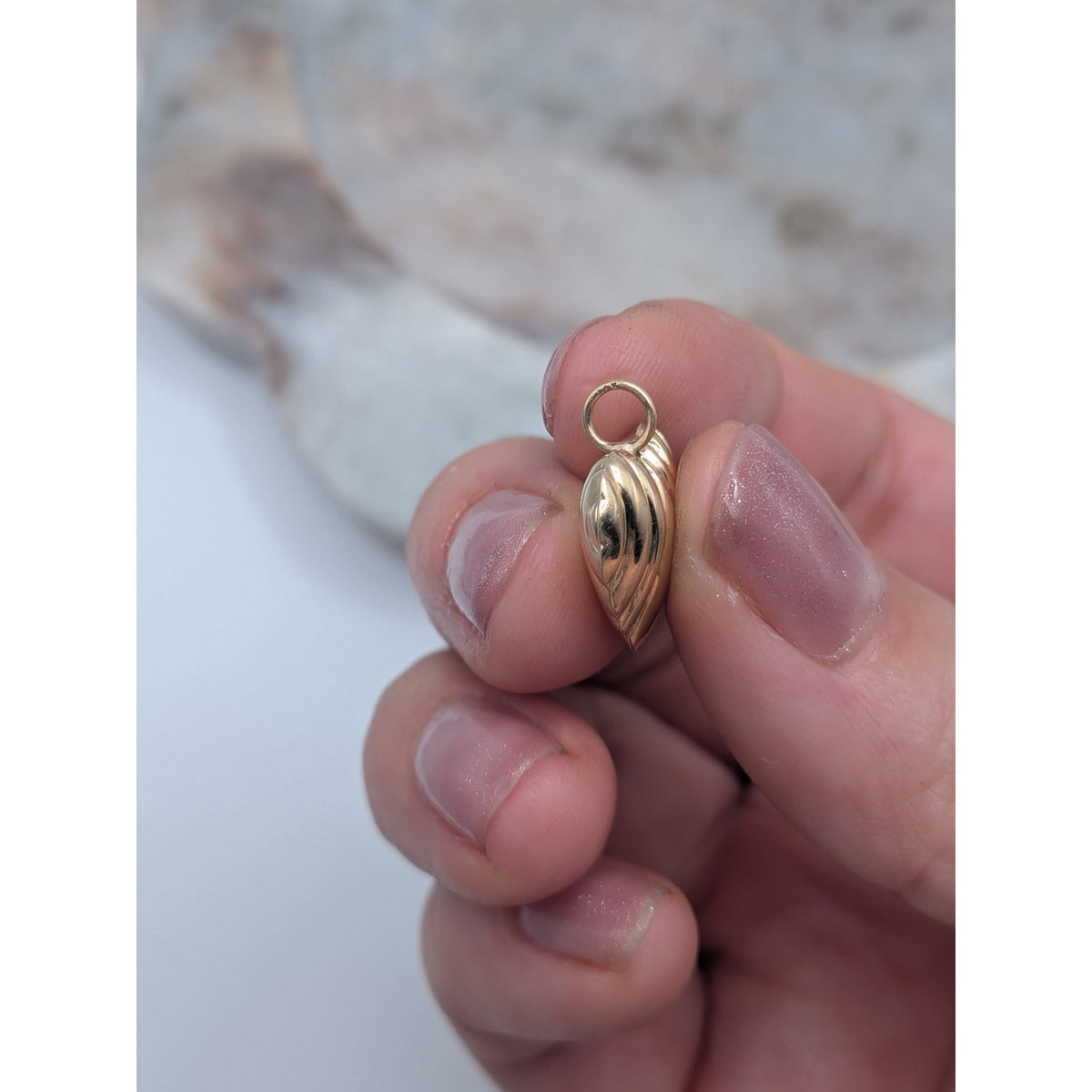 Vintage Unmarked 14k Solid Yellow Gold 3D Hollow Sculpted Heart Charm