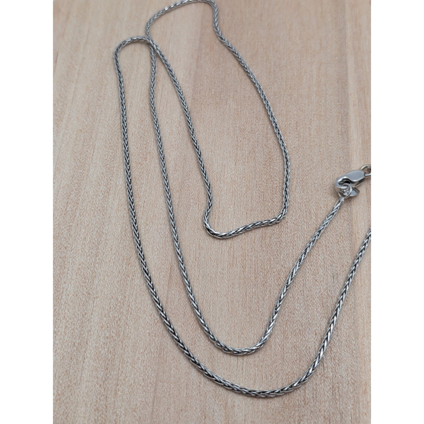 Preowned Versatile 14k White Gold Wheat Chain Necklace Sliding Clasp