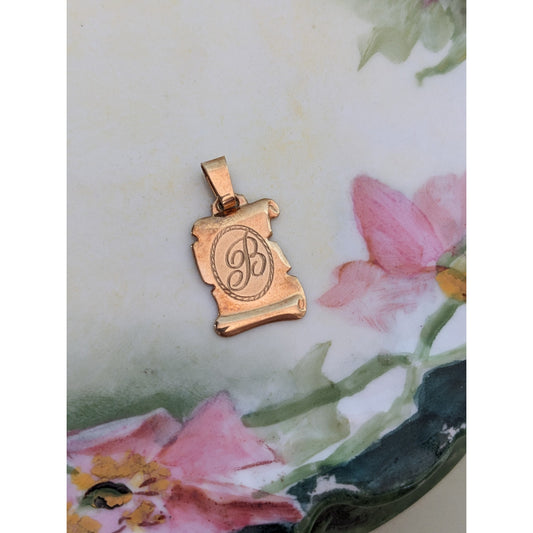 Vintage 18k Yellow Gold Scroll with "B" Initial Pendant