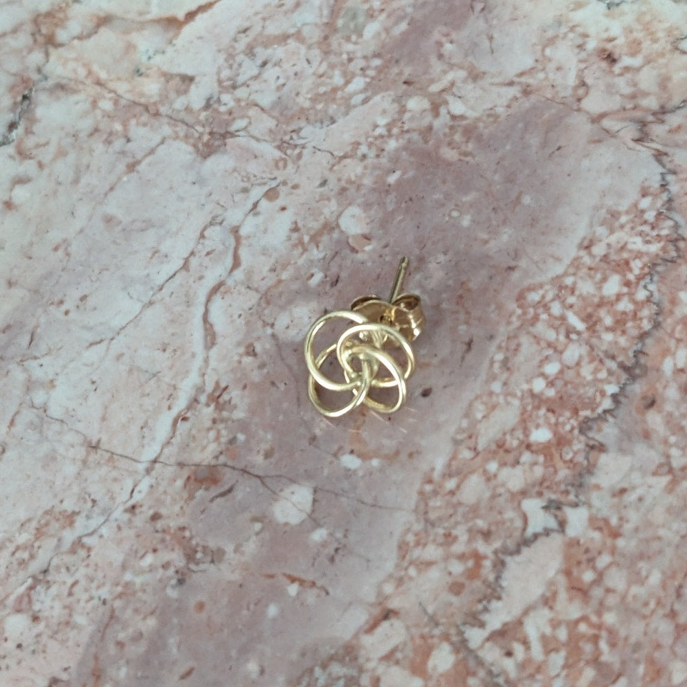 Estate 14k Yellow Gold Single Tiny Dainty Love Knot Stud Earring ONE PIECE ONLY