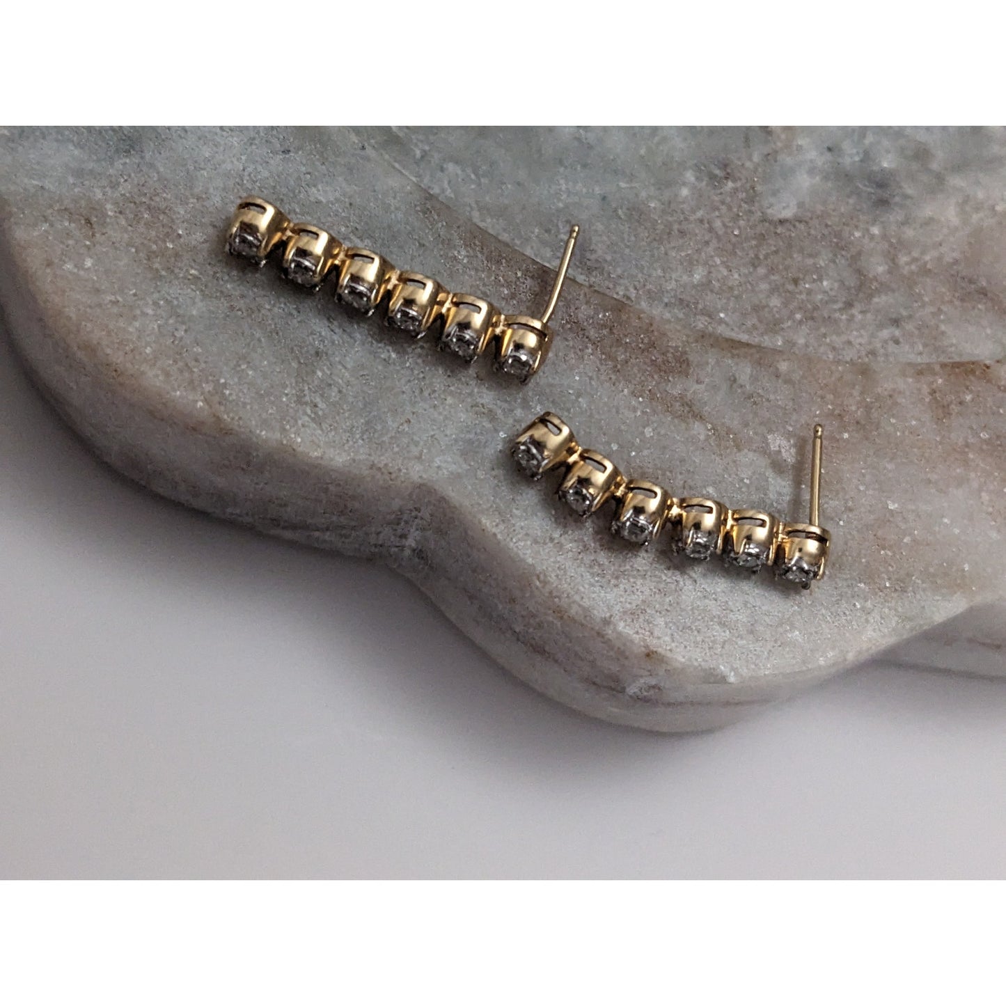 Vintage Unmarked 14k Yellow Gold Graduated Linear Diamond Drop Earrings