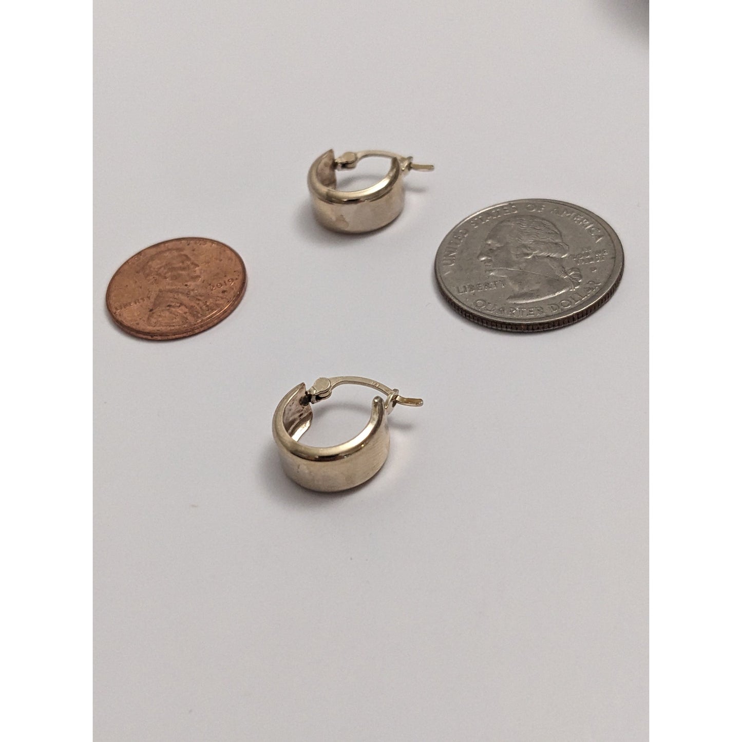 Vintage 14k Yellow Gold Small Huggie Hoop Earrings