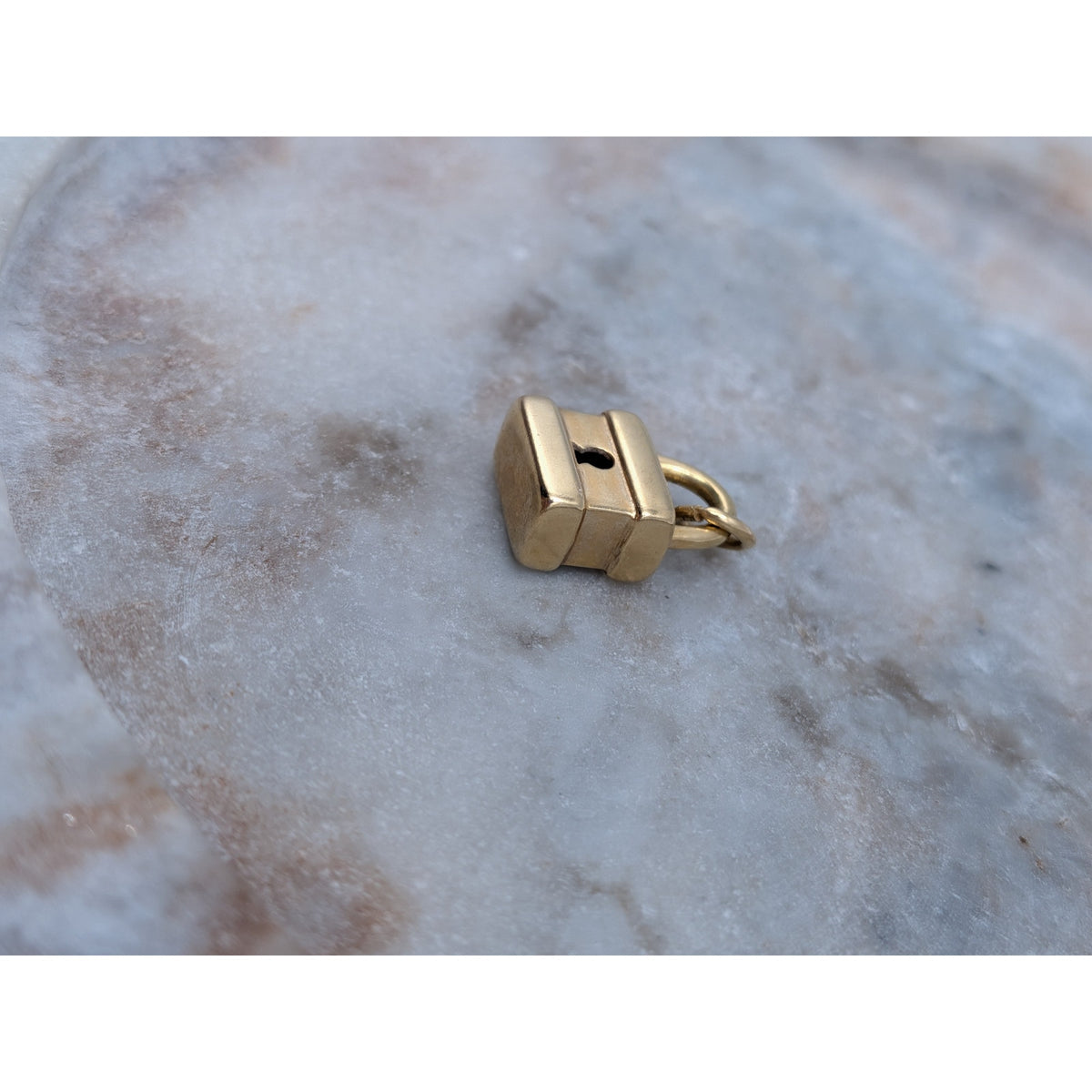 Vintage Unmarked 18k Solid Gold 3D Padlock Charm w/ Jump Ring (open)