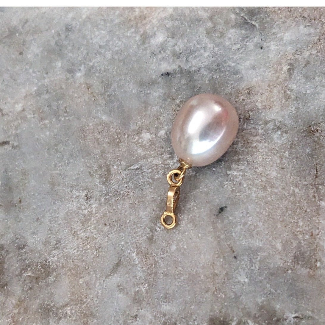 Vintage Unmarked 18k Gold Teardrop Pearl Charm Pendant with Diamond Accent
