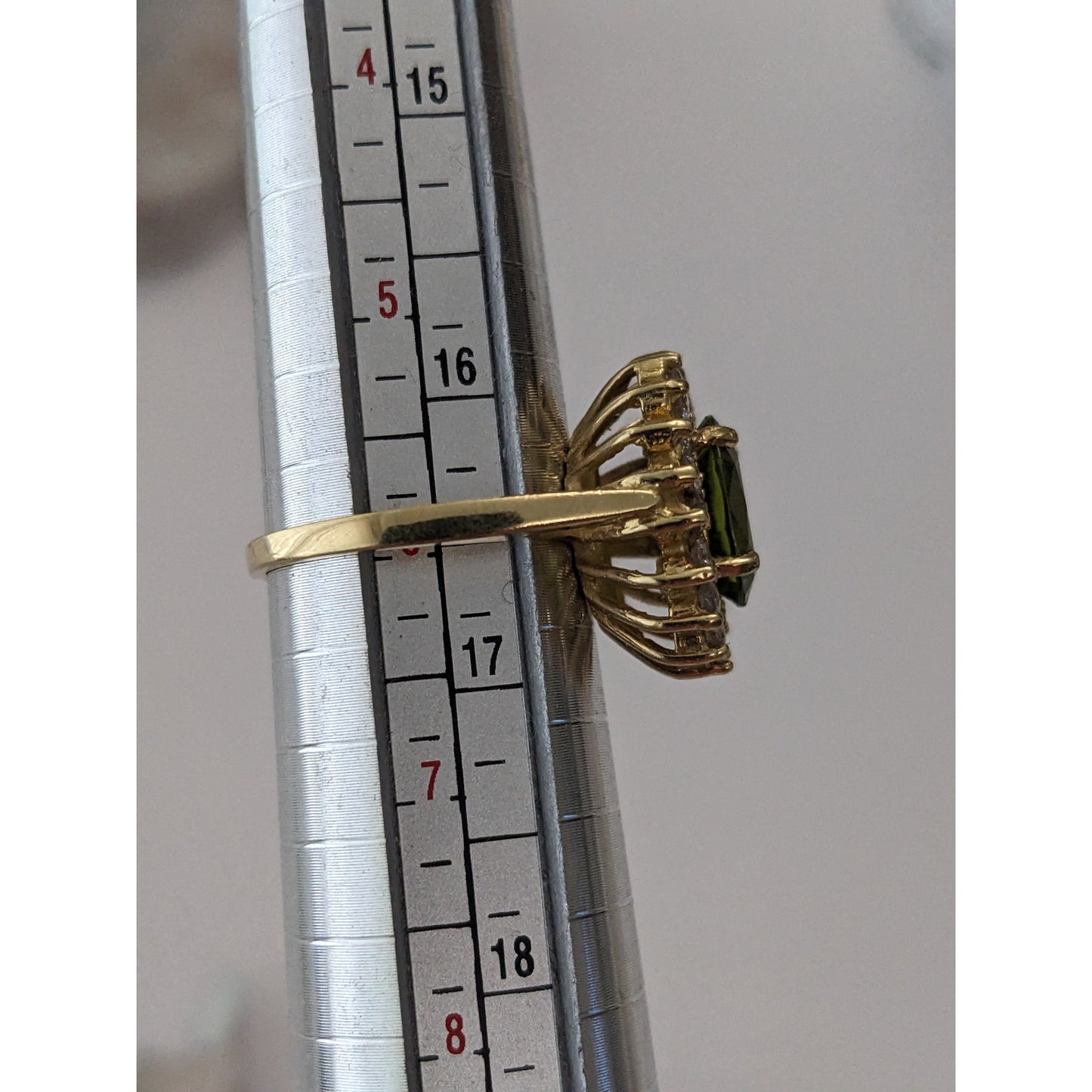 Estate 18k Yellow Gold Peridot and Diamond Accents Ring Size 6