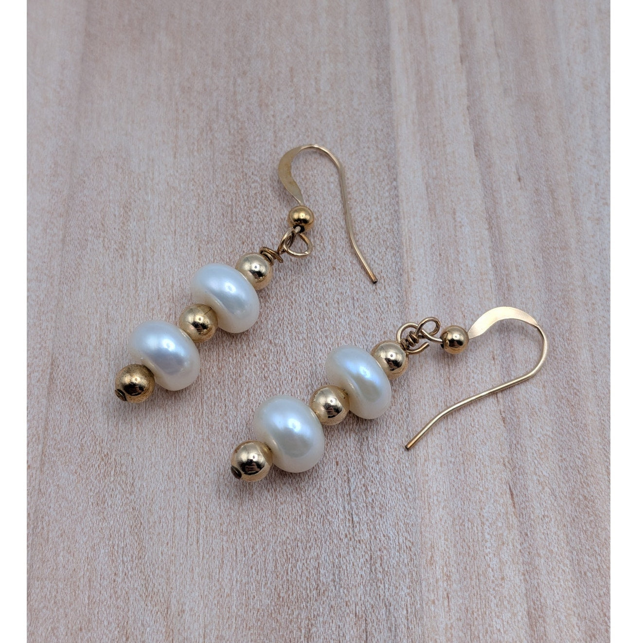 Vintage 10k Unmarked Yellow Gold and White Pearl Dangle Earrings
