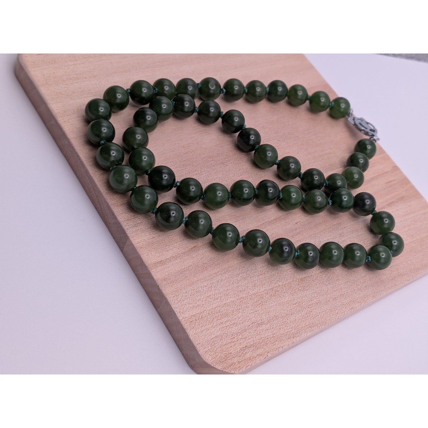 Preowned 8mm Nephrite Bead Strung Necklace 19 in