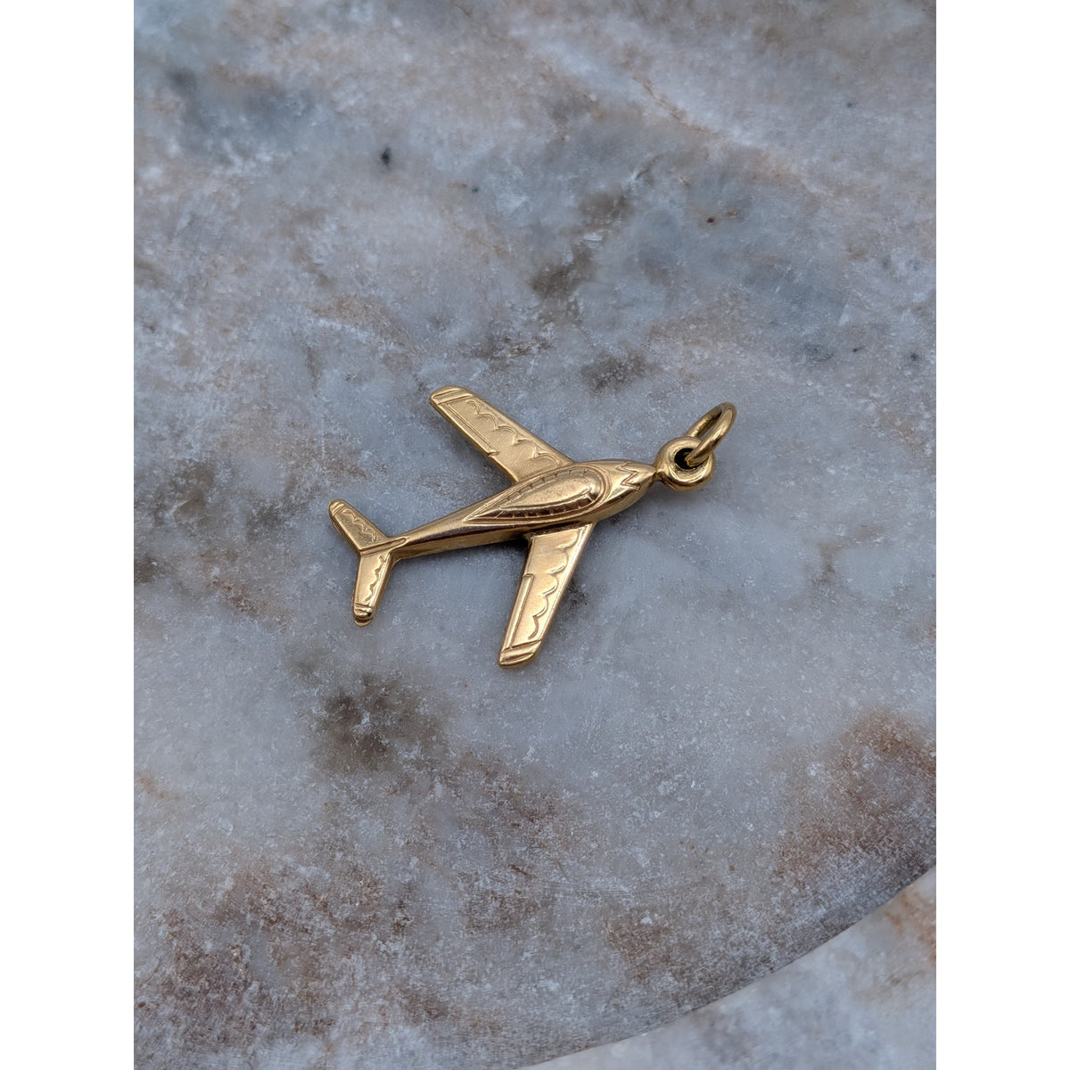 Vintage Unmarked 18k Solid Gold 3D Airplane Charm w/ Jump Ring (open)