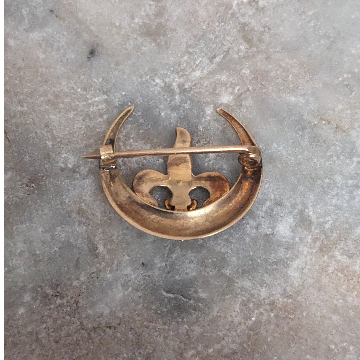 Vintage 14k Yellow Gold Fleur de Lis Seed Pearl on Crescent Moon Brooch