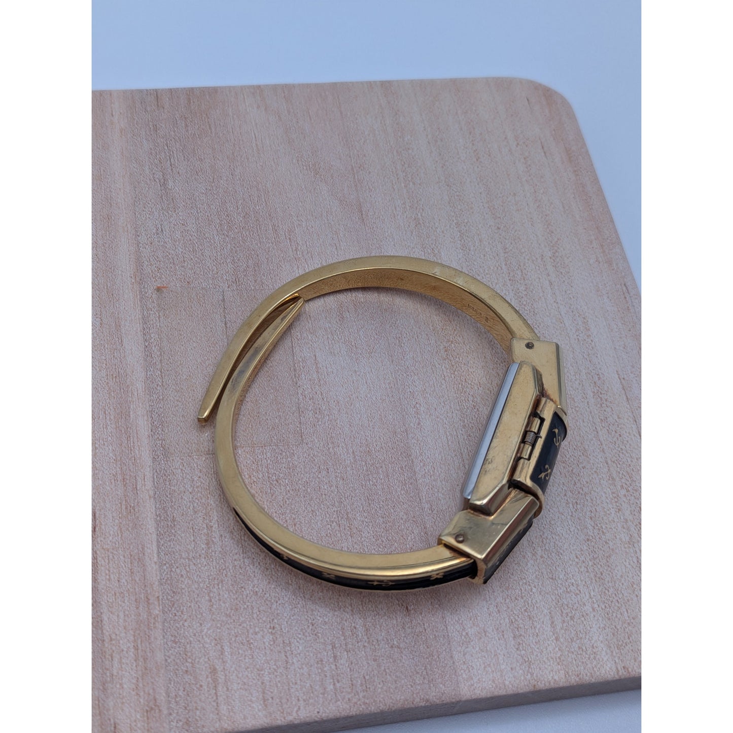 Vintage Ritma Gold Tone Peekaboo Manual Watch Black Enamel Anchor & Flowers