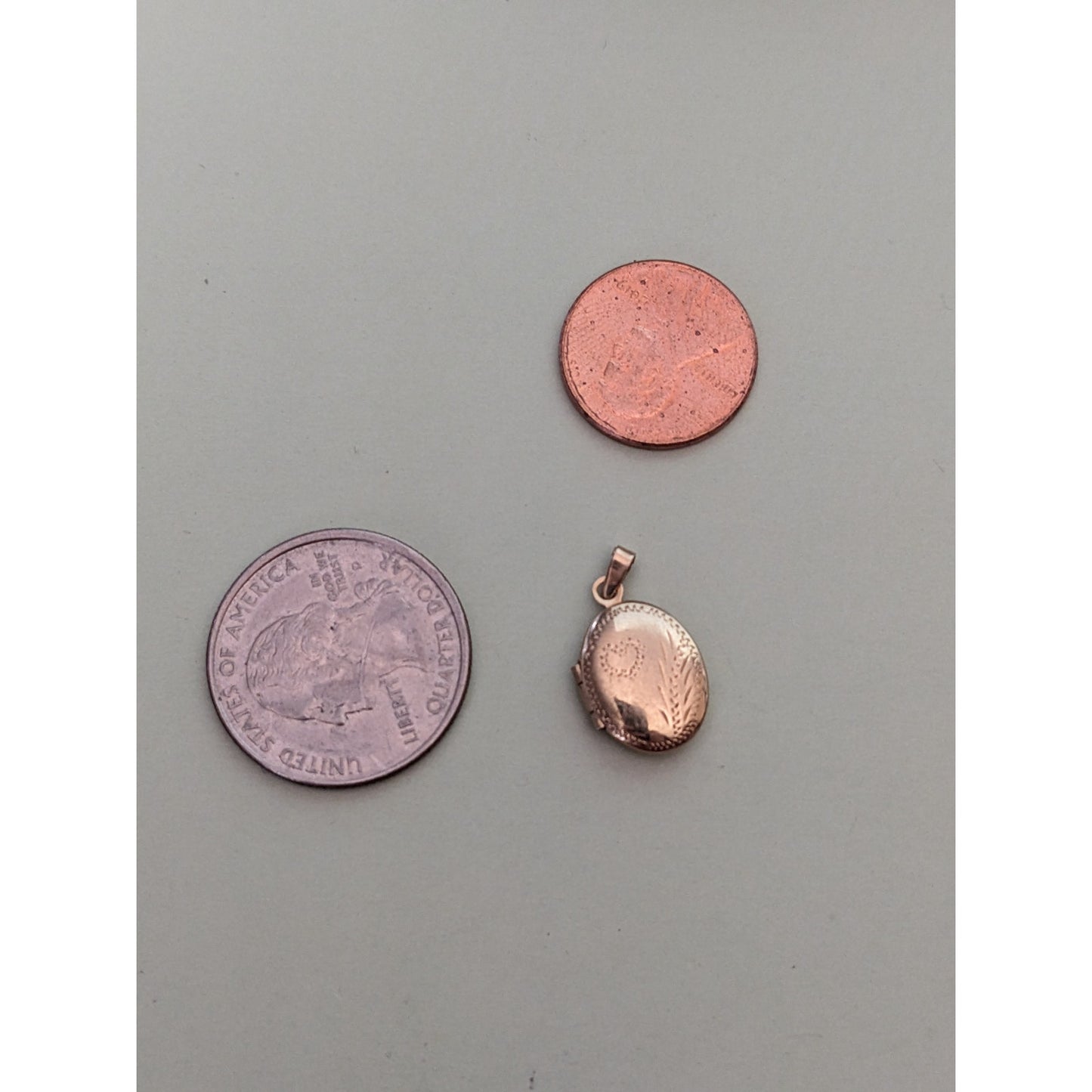 Vintage 14k Etched Heart and Leaves Mini Locket Pendant