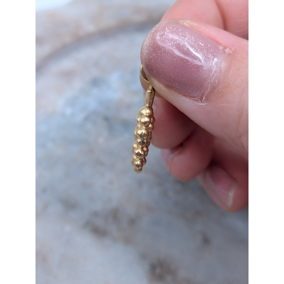 Vintage Unmarked 18k Solid Gold 3D Grape Cluster Charm w/ Jump Ring (open)