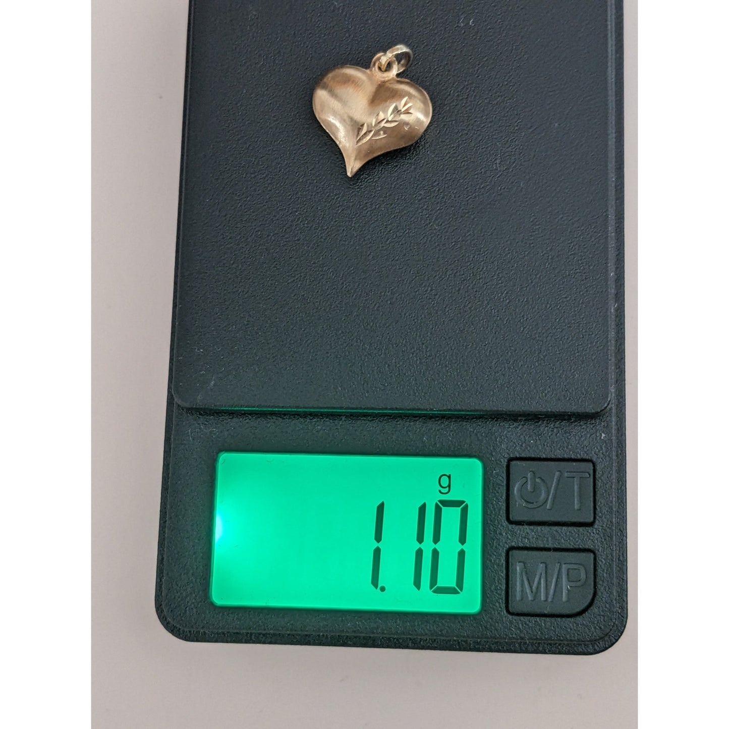 Vintage Unmarked 14k Yellow Gold Etched Heart Charm Pendant